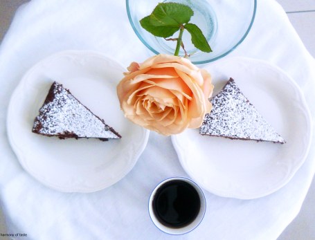 ciasto czekoladowe gotowe na talerzu2