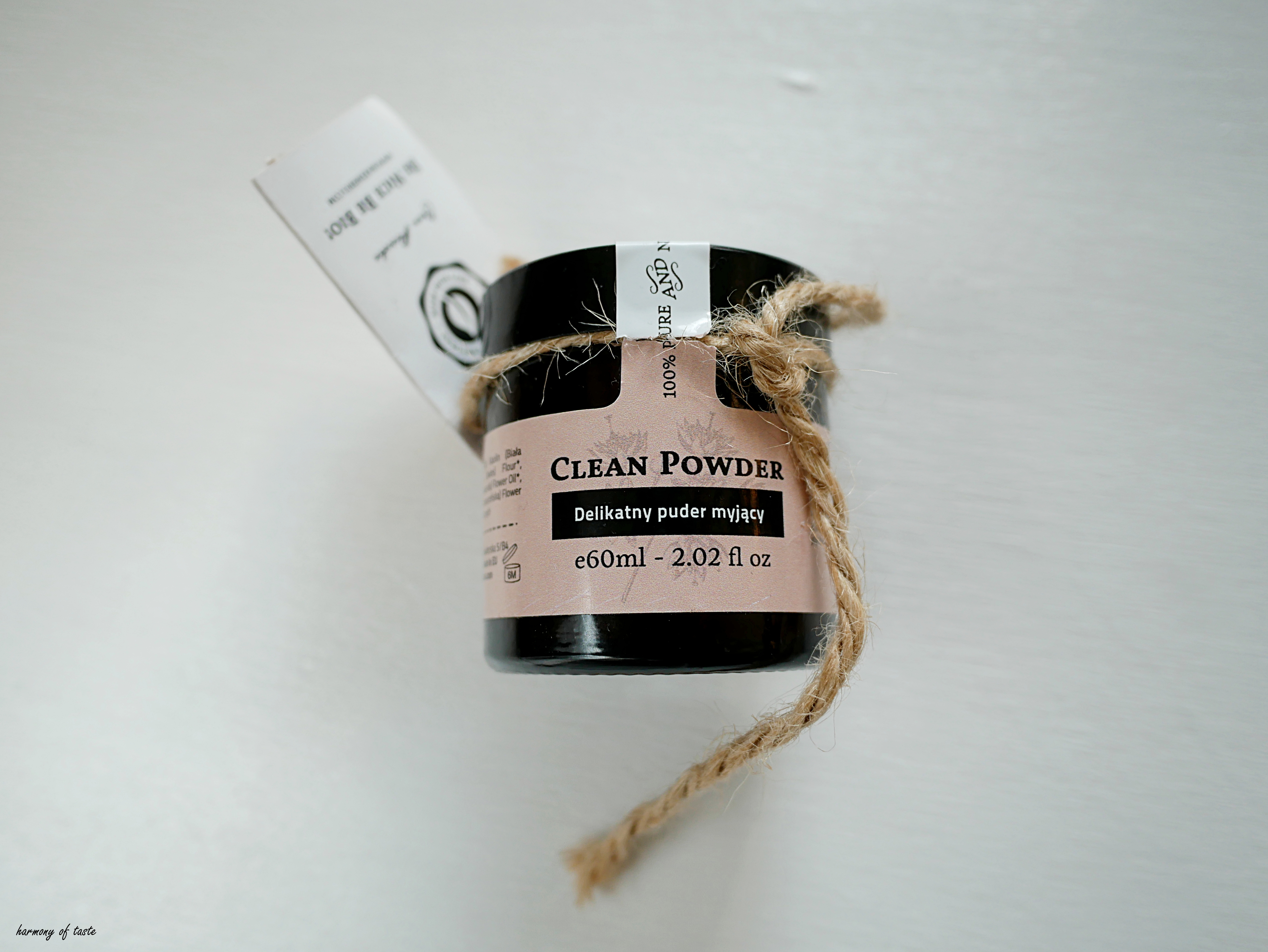 puder myjący od  make me bio.JPG